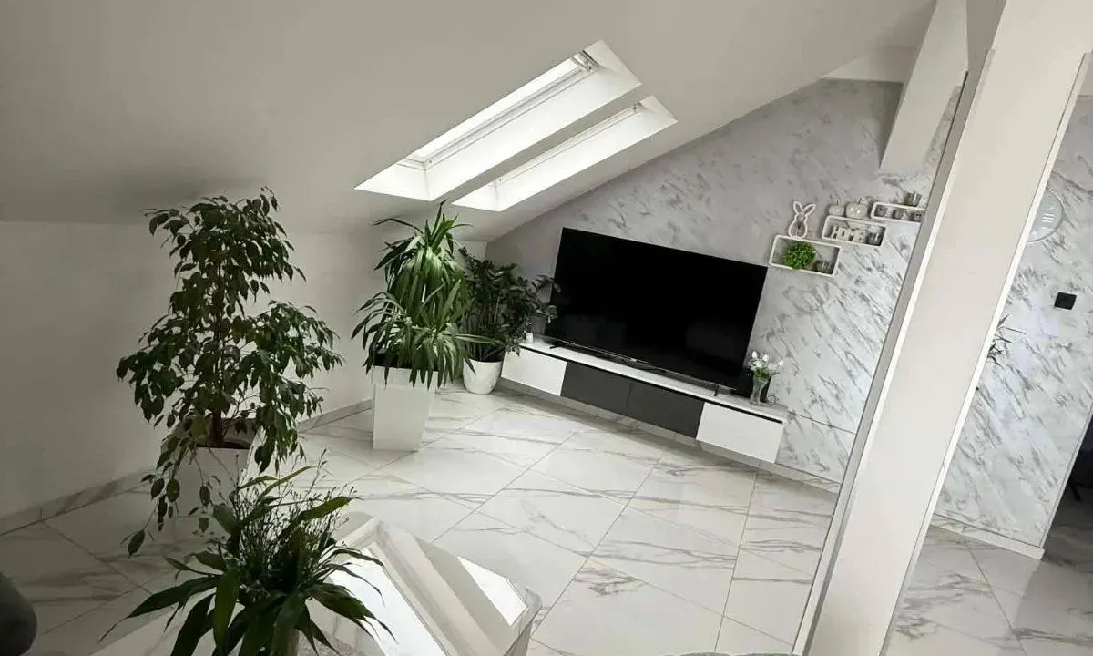 Rent, two bedroom apartment, 74m², Popovići, Bar