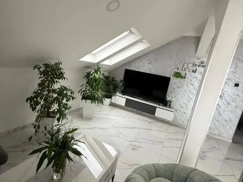 Rent, two bedroom apartment, 74m², Popovići, Bar - image 1
