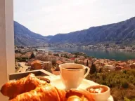 Rent, one bedroom apartment, 43m², Dobrota, Kotor - image 11