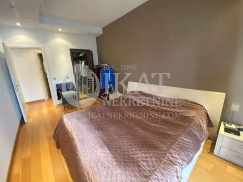 Izdavanje, trosoban stan, 95m², Savski Venac, Beograd - image 7