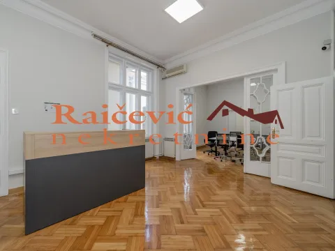 Izdavanje, poslovni prostor, 239m², Stari Grad, Beograd