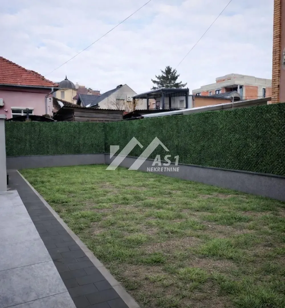 Rent, office space, 240m², Sajam, Novi Sad Sve Podlokacije