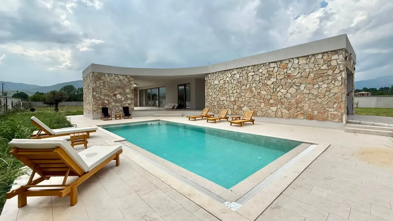 Prodaja, kuća, 296m², Begovina, Danilovgrad