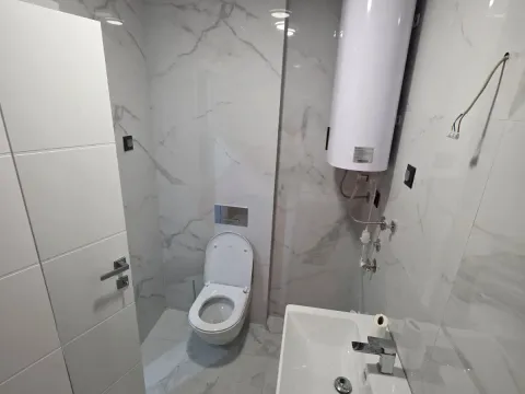 Prodaja, dvosoban stan, 51m², Dobrota, Kotor - image 9