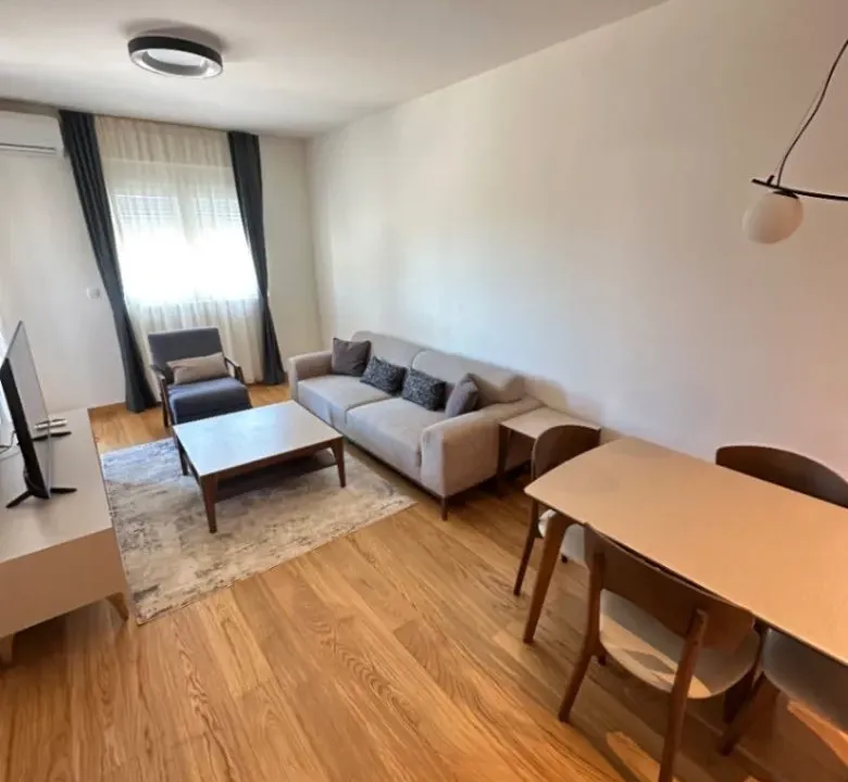 Izdavanje, jednosoban stan, 49m², New City, Podgorica