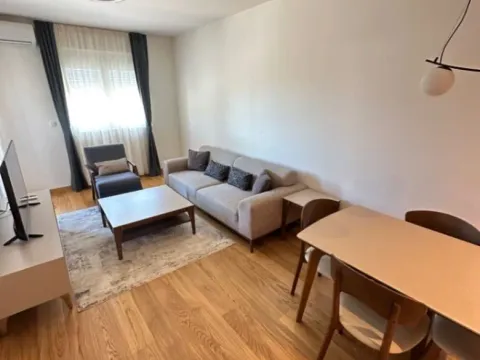 Izdavanje, jednosoban stan, 49m², New City, Podgorica