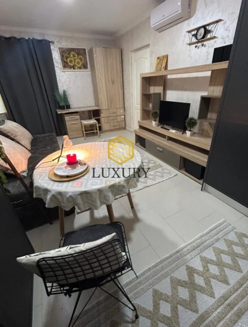 Izdavanje, jednosoban stan, 40m², Zlatica, Podgorica