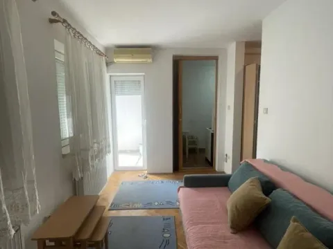 Izdavanje, garsonjera, 25m², Nova Detelinara, Novi Sad Sve Podlokacije - image 2