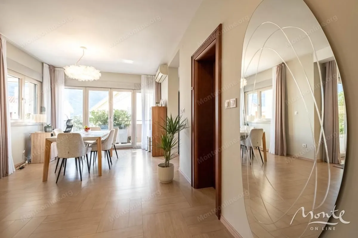 Prodaja, trosoban stan, 114m², Dobrota, Kotor