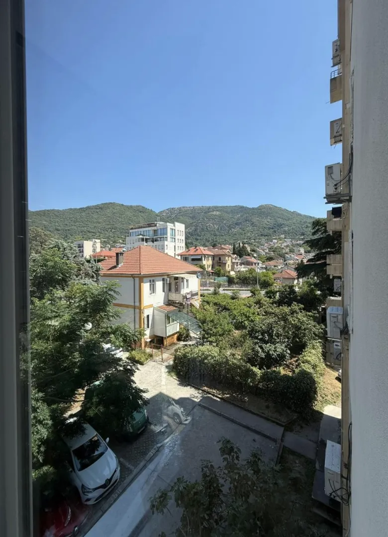 Prodaja, dvosoban stan, 52m², Centar, Tivat