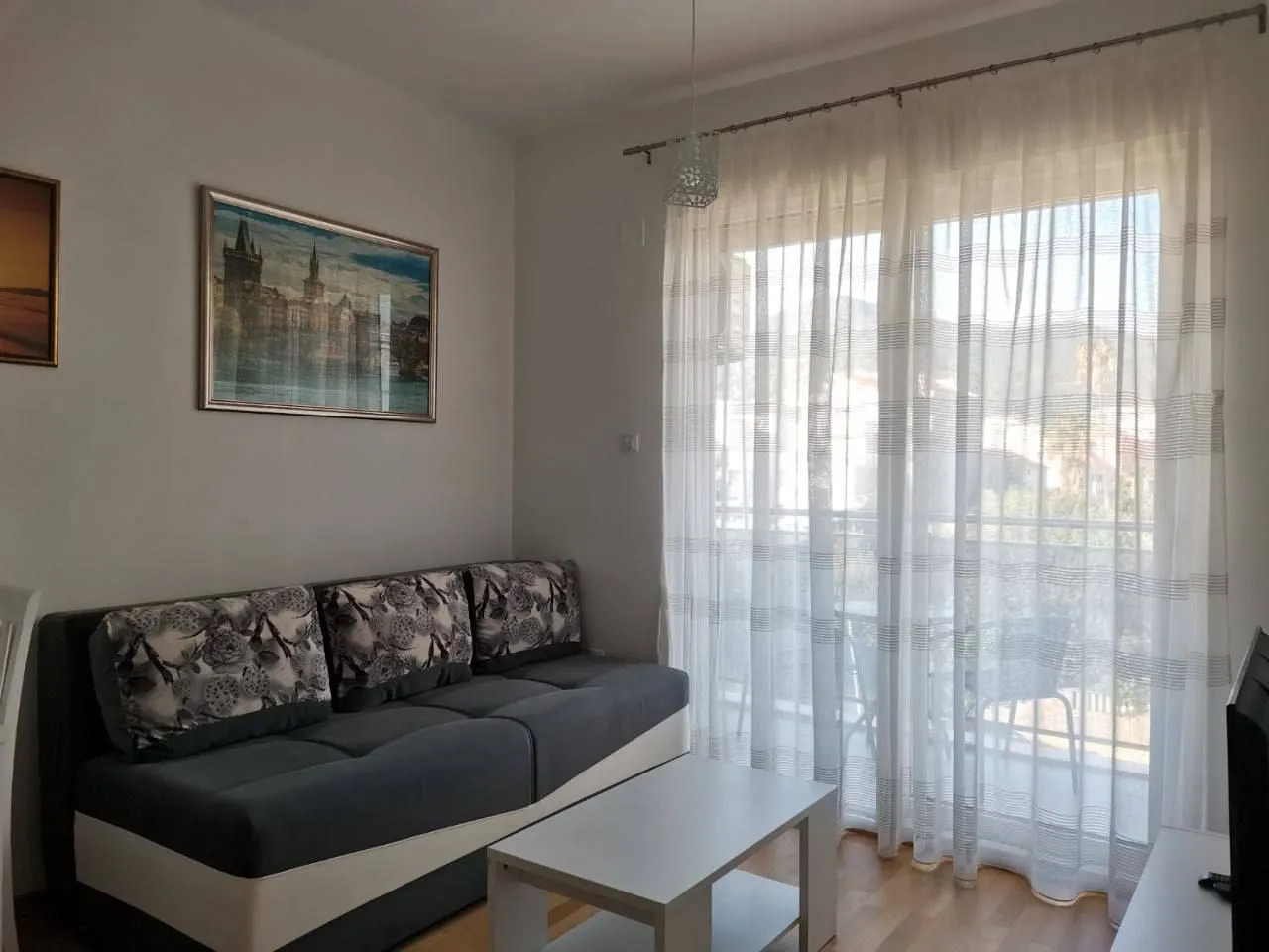 Rent, one bedroom apartment, 34m², Velji Vinogradi, Budva