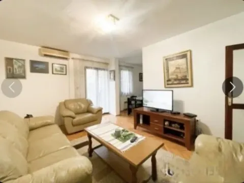 Rent, two bedroom apartment, 80m², Malo Brdo, Podgorica - image 2