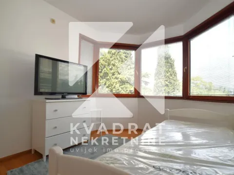 Izdavanje, trosoban stan, 120m², Pobrežje, Podgorica - image 11