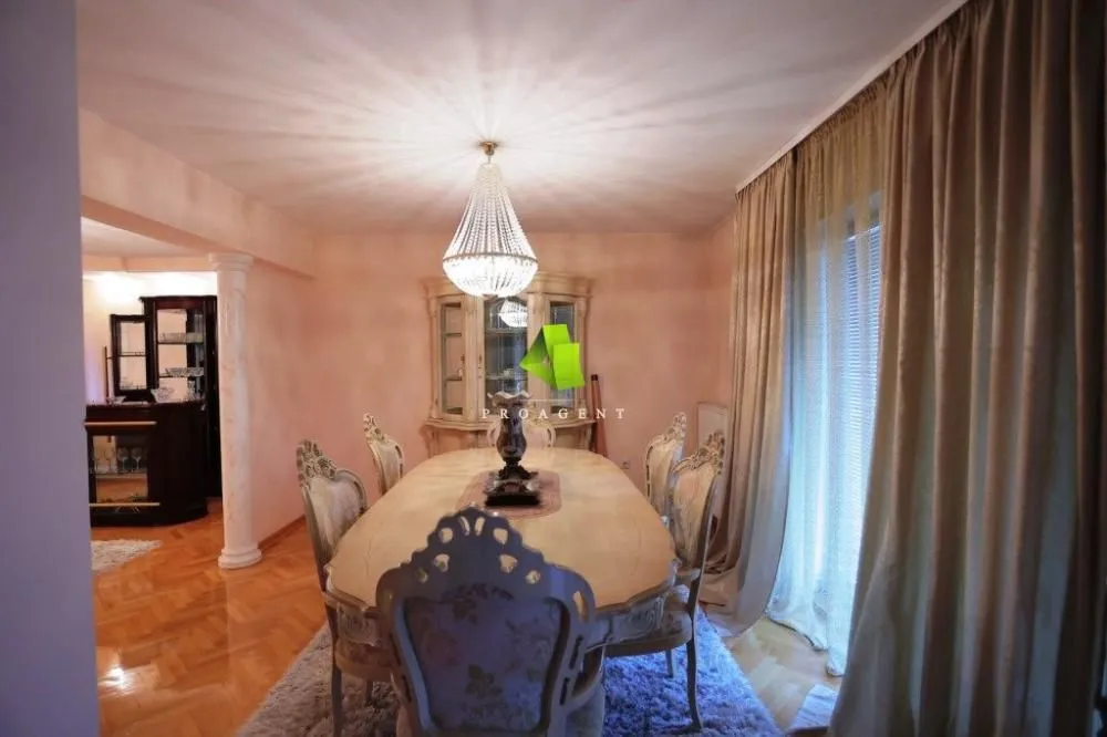 Prodaja, kuća, 350m², Pantelej, Niš