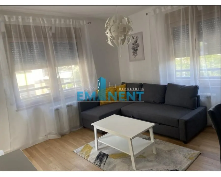 Izdavanje, dvosoban stan, 38m², Zemun Sve Podlokacije, Beograd