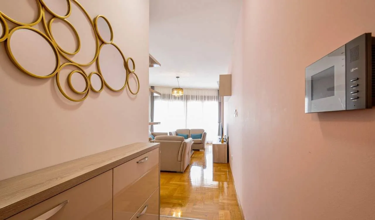 Prodaja, dvosoban stan, 88m², Bečići, Budva