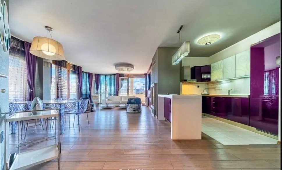 Prodaja, trosoban stan, 140m², Preko Morače, Podgorica