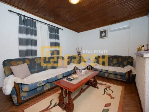 Prodaja, kuća, 103m², Farmaci, Podgorica - image 2