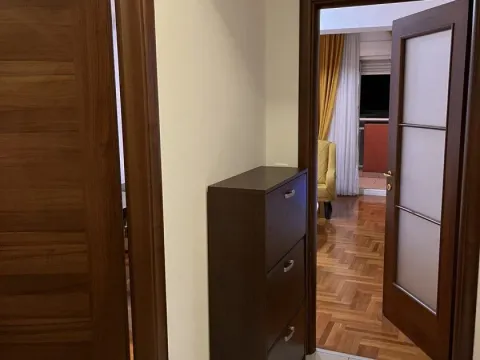 Izdavanje, jednosoban stan, 55m², City Kvart, Podgorica - image 8