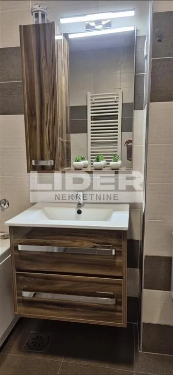 Izdavanje, dvosoban stan, 54m², Crveni Krst, Beograd