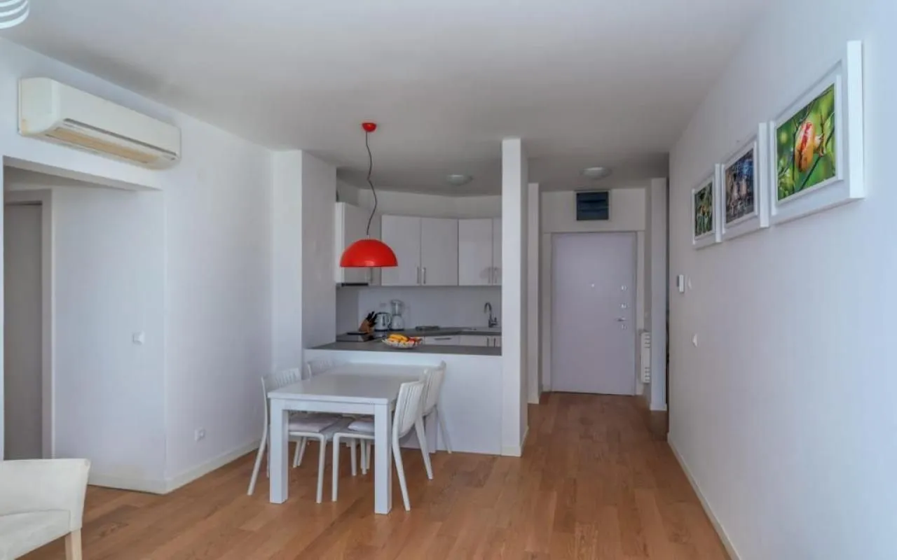 Daily-rent, three bedroom apartment, 75m², Pržno, Budva