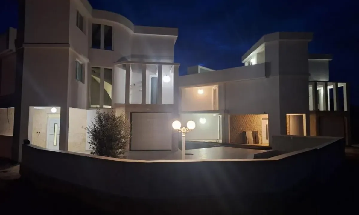 Sale, house, 396m², Krimovica, Kotor