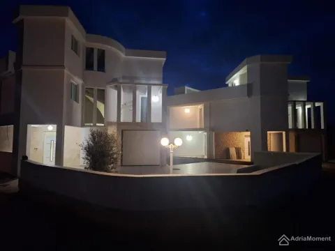 Prodaja, kuća, 396m², Krimovica, Kotor