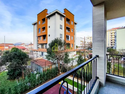 Izdavanje, trosoban stan, 152m², Centar, Podgorica - image 14