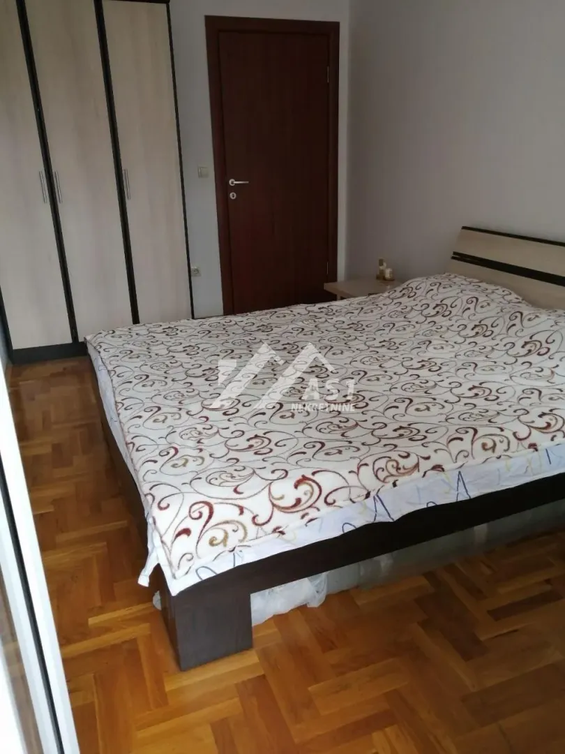 Izdavanje, dvosoban stan, 45m², Rotkvarija, Novi Sad Sve Podlokacije