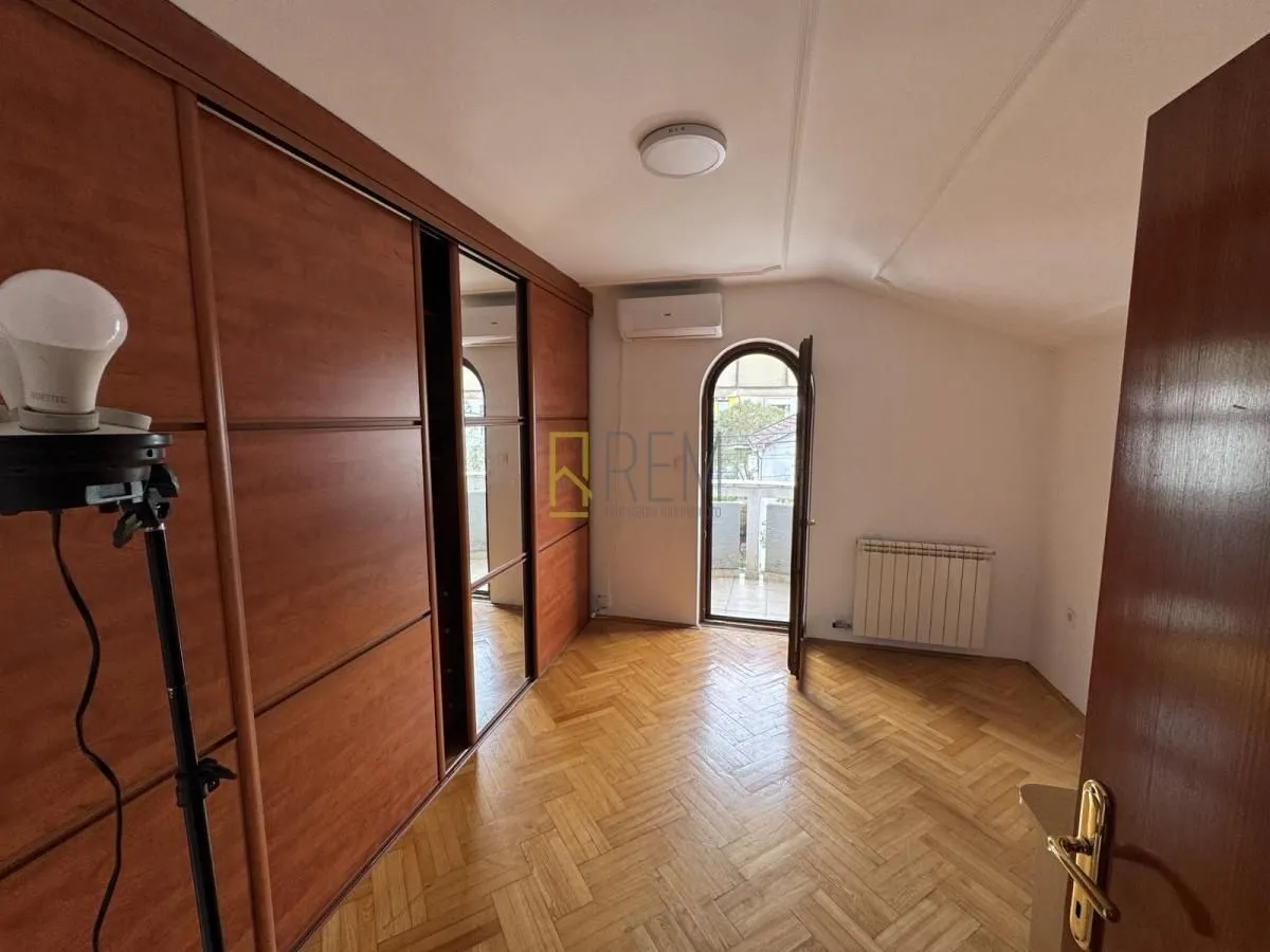 Izdavanje, poslovni prostor, 120m², Podgorica, Crna Gora