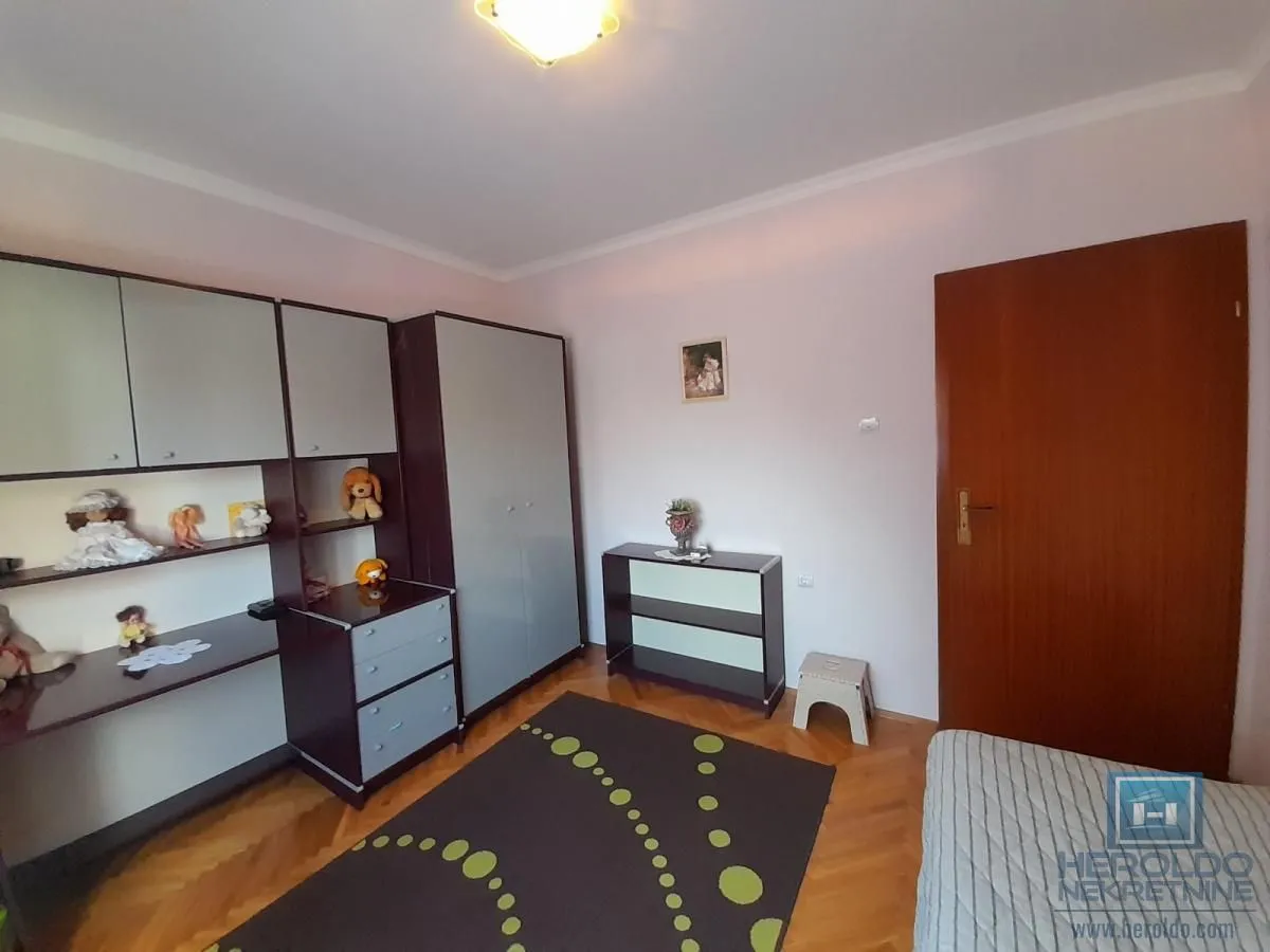 Sale, house, 180m², Centar, Ćuprija