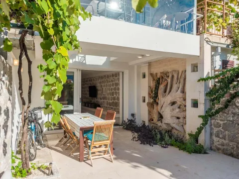Prodaja, kuća, 232m², Kotor, Crna Gora - image 5