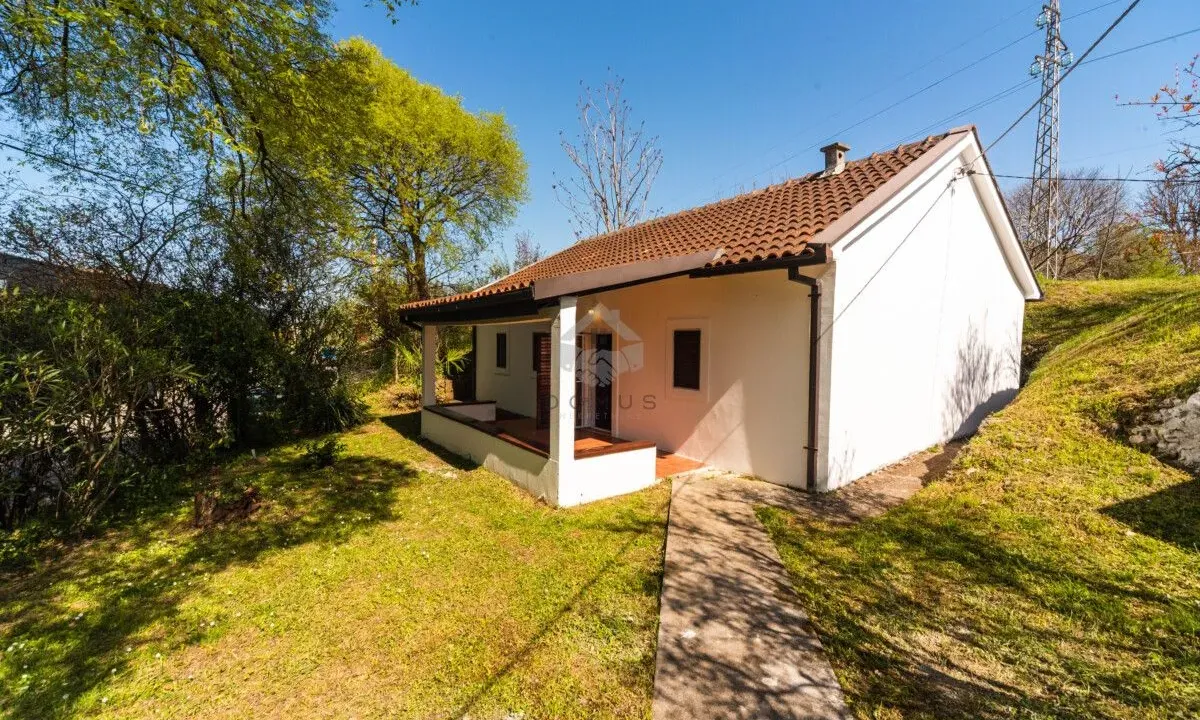 Izdavanje, kuća, 60m², Rogami, Podgorica