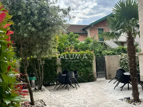 Prodaja, dvosoban stan, 74m², Blok 9, Podgorica - image 9