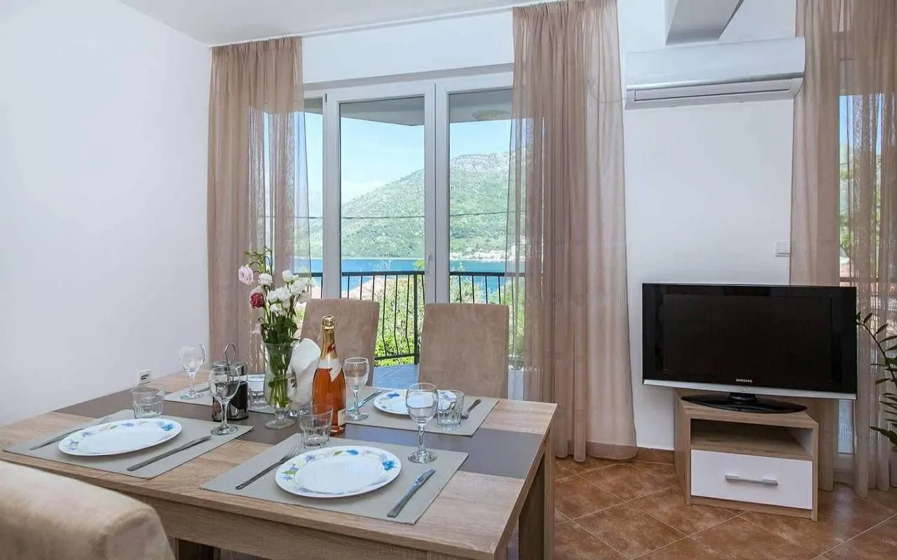 Prodaja, jednosoban stan, 61m², Kamenari, Herceg Novi