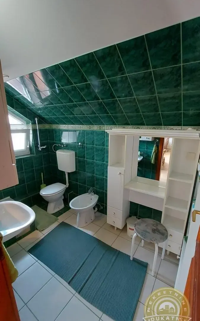 Prodaja, kuća, 340m², Veternik, Novi Sad Sve Podlokacije
