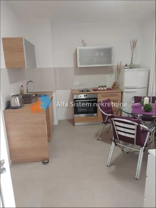Izdavanje, dvosoban stan, 65m², Čubura, Beograd