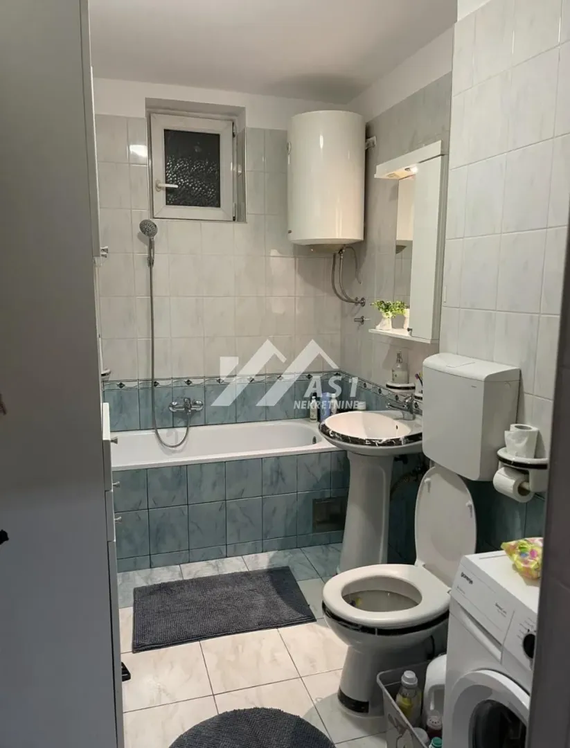Izdavanje, trosoban stan, 75m², Grbavica, Novi Sad Sve Podlokacije