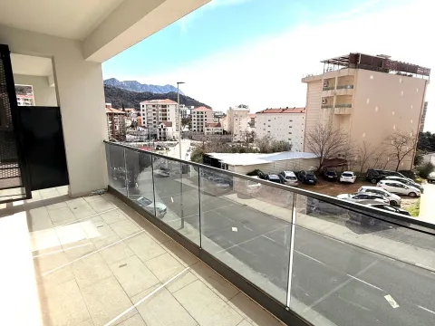 Prodaja, garsonjera, 39m², Bečići, Budva - image 2