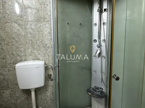 Rent, two bedroom apartment, 70m², Gornja Gorica, Podgorica - image 11