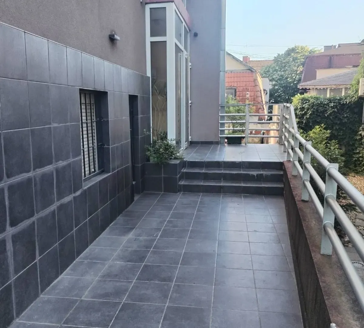 Izdavanje, poslovni prostor, 62m², Vračar Sve Podlokacije, Beograd