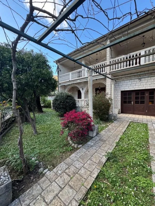 Prodaja, kuća, 250m², Igalo, Herceg Novi