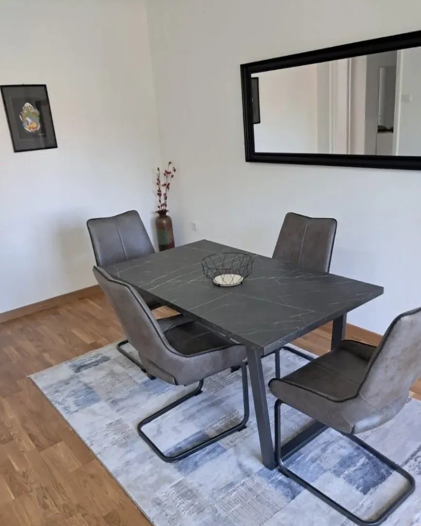 Izdavanje, jednosoban stan, 68m², Centar, Podgorica