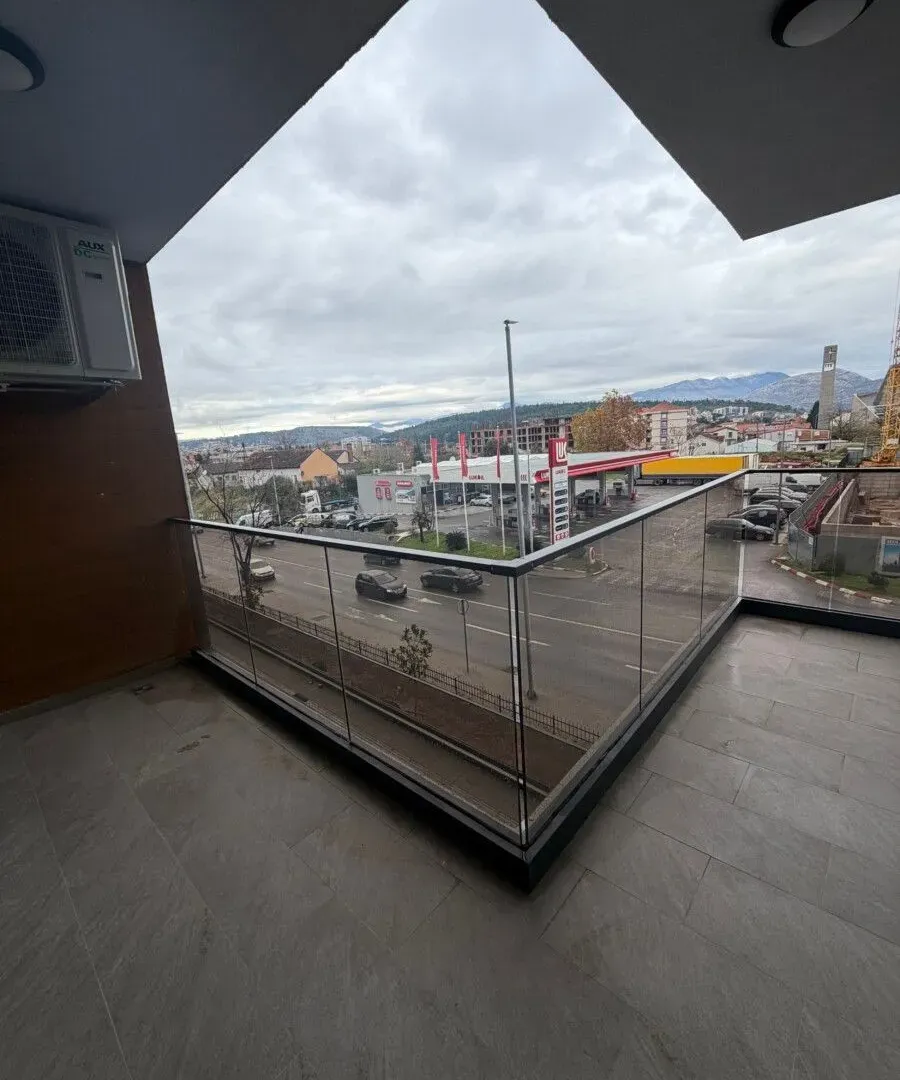 Prodaja, trosoban stan, 83m², Stari Aerodrom, Podgorica