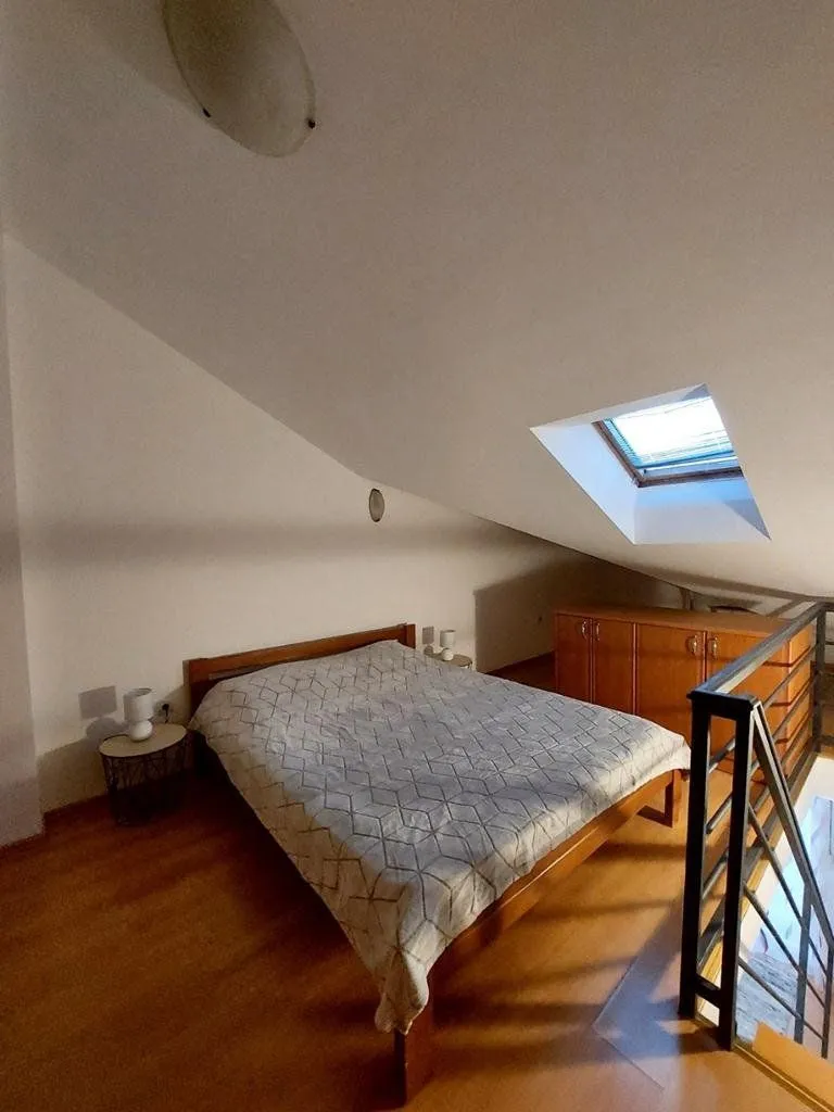 Izdavanje, jednosoban stan, 45m², Vezirov Most, Podgorica