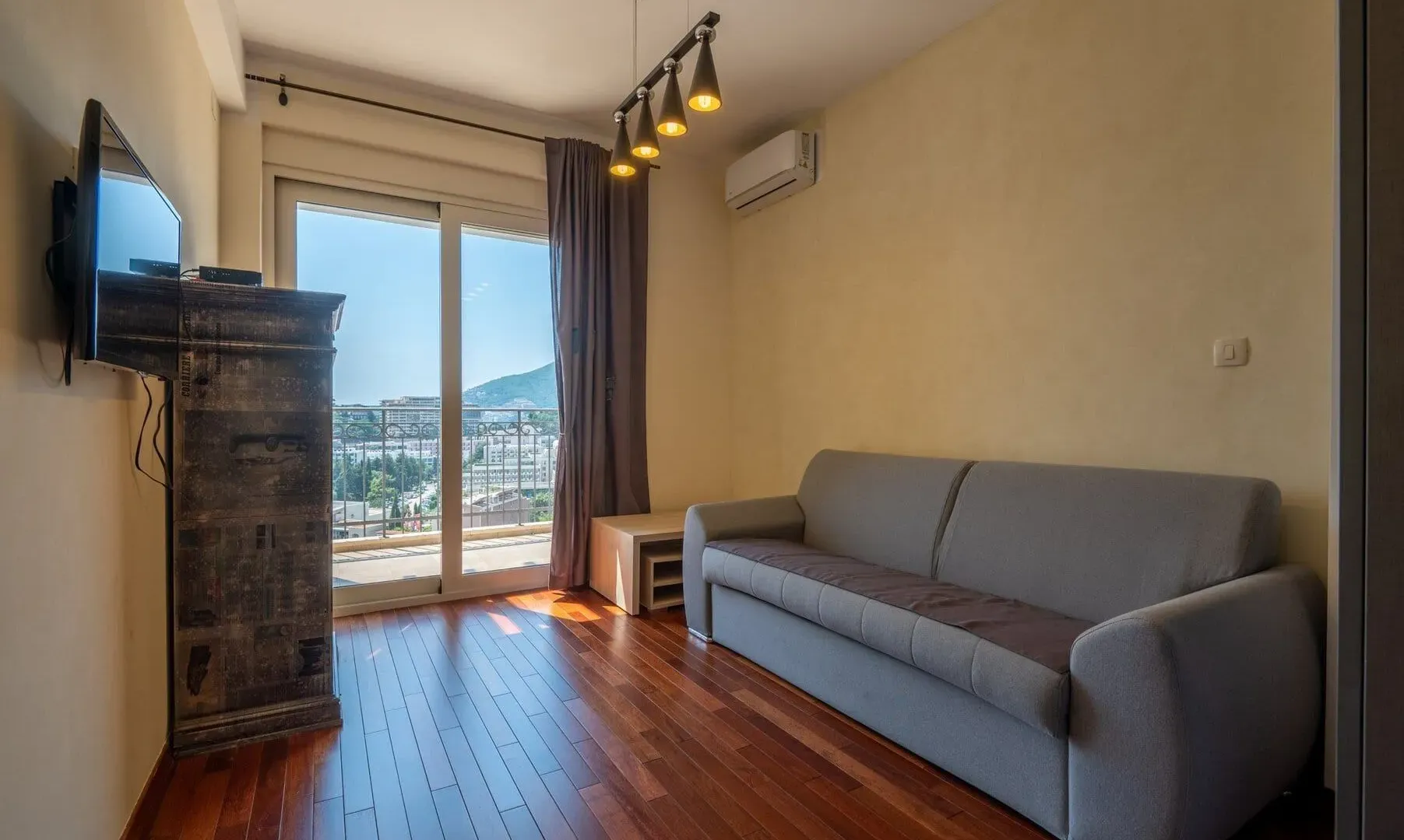 Sale, two bedroom apartment, 265m², Bečići, Budva