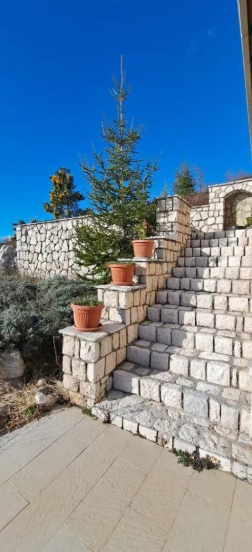 Rent, house, 300m², Kuljače, Budva