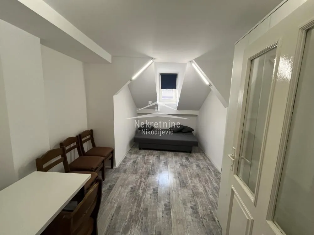 Izdavanje, stan, 29m², Slavija, Vračar Sve Podlokacije