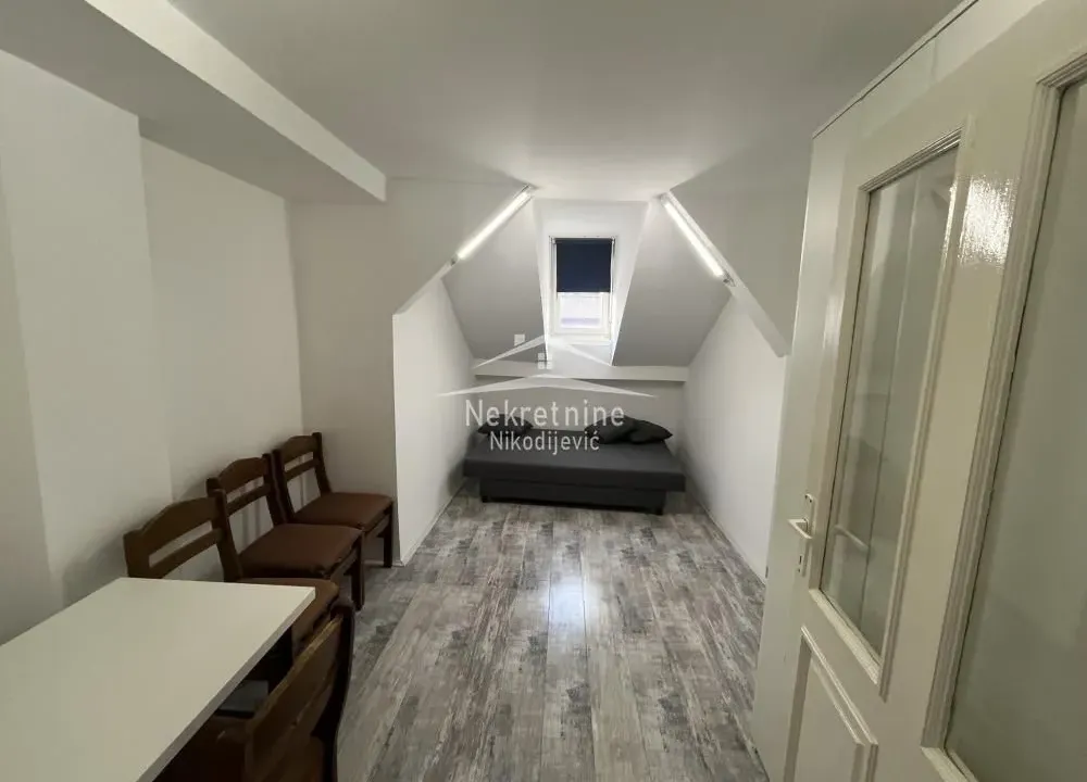 Izdavanje, stan, 29m², Slavija, Vračar Sve Podlokacije