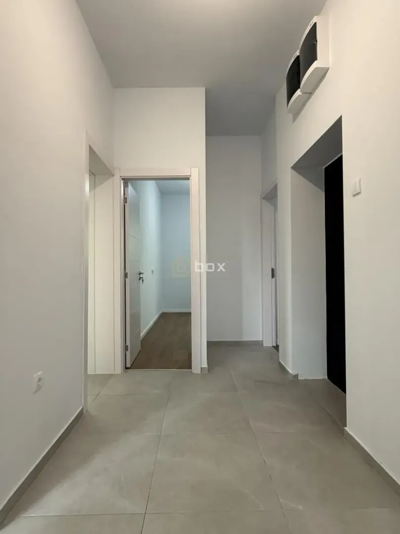 Prodaja, trosoban stan, 71m², Pantelej, Niš